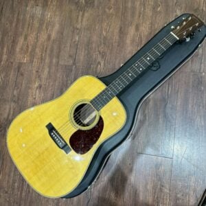 Martin D-28 민트급 중고